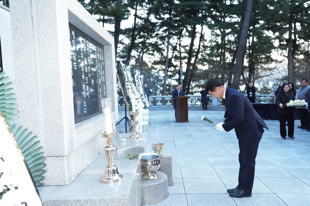 2026년 병오년 새해 현충탑 참배 이미지(2)